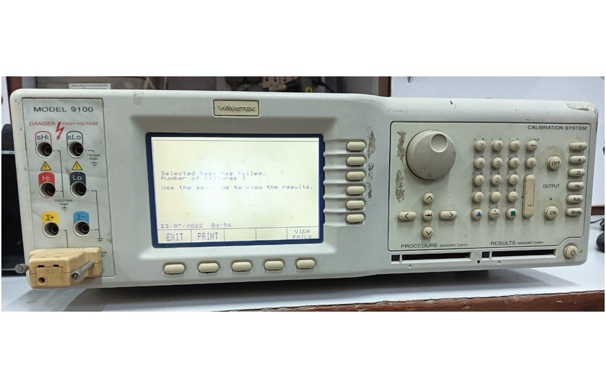 Universal Calibrator (Wavetek,9100)
