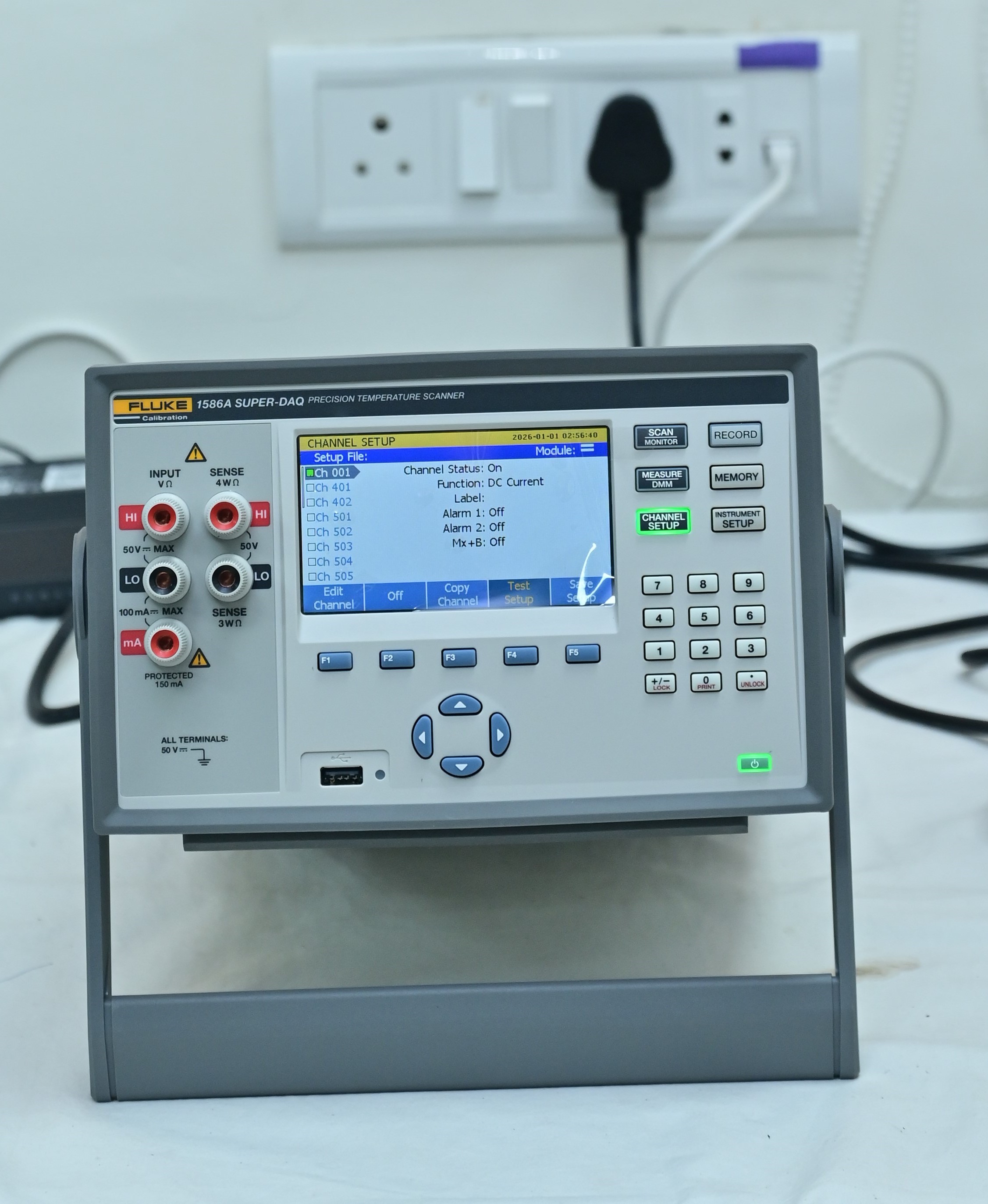 Super DAQ Precision Temp. Scanner(Fluke, 1586A))