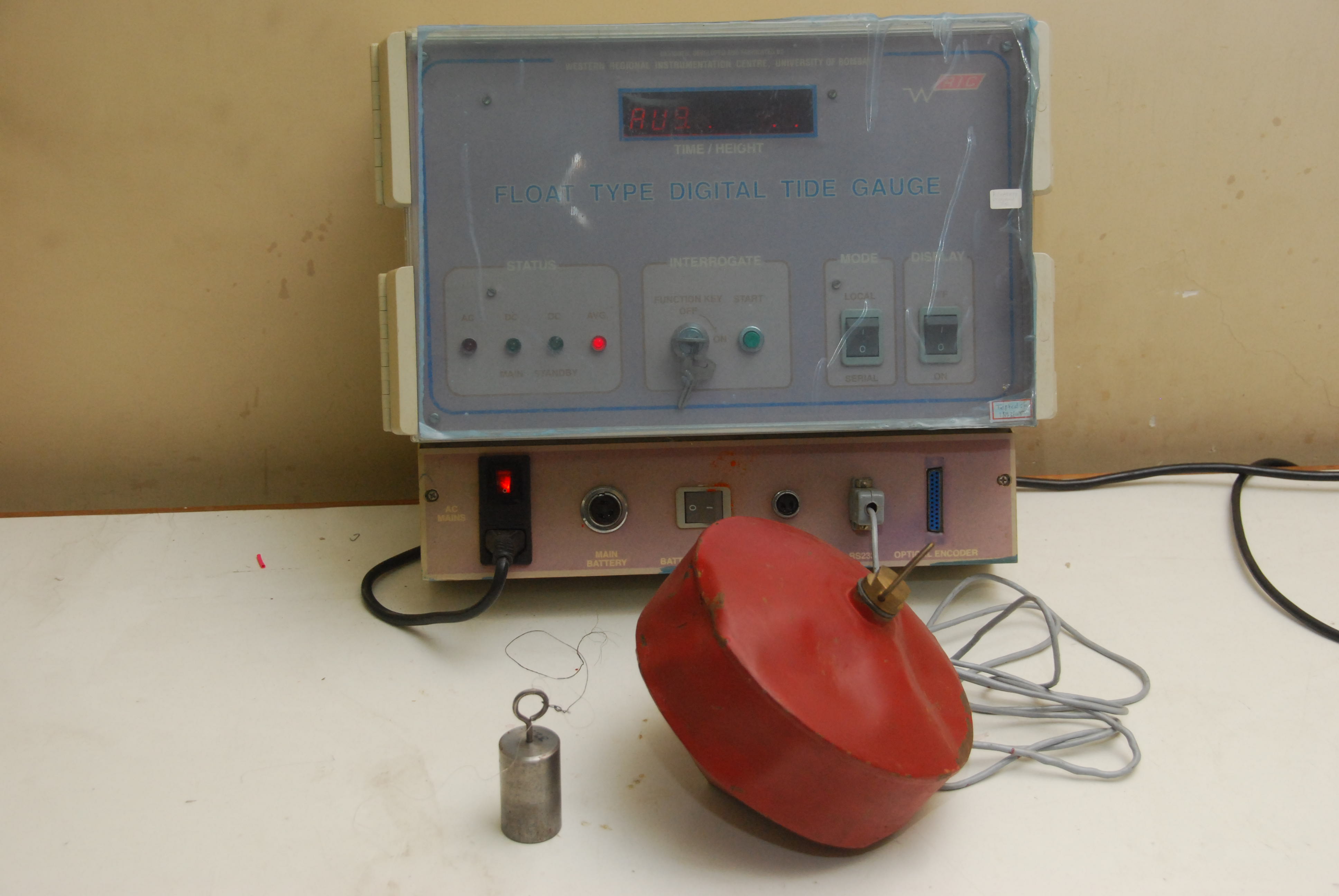 Hands-on demonstration of WRIC instruments at inaugural event
